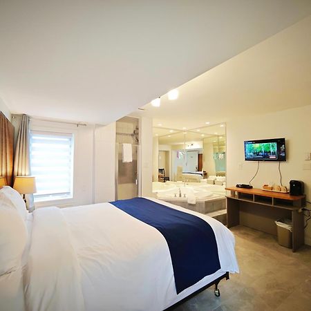 Motel Des Pentes Et Suites Saint-Sauveur ภายนอก รูปภาพ
