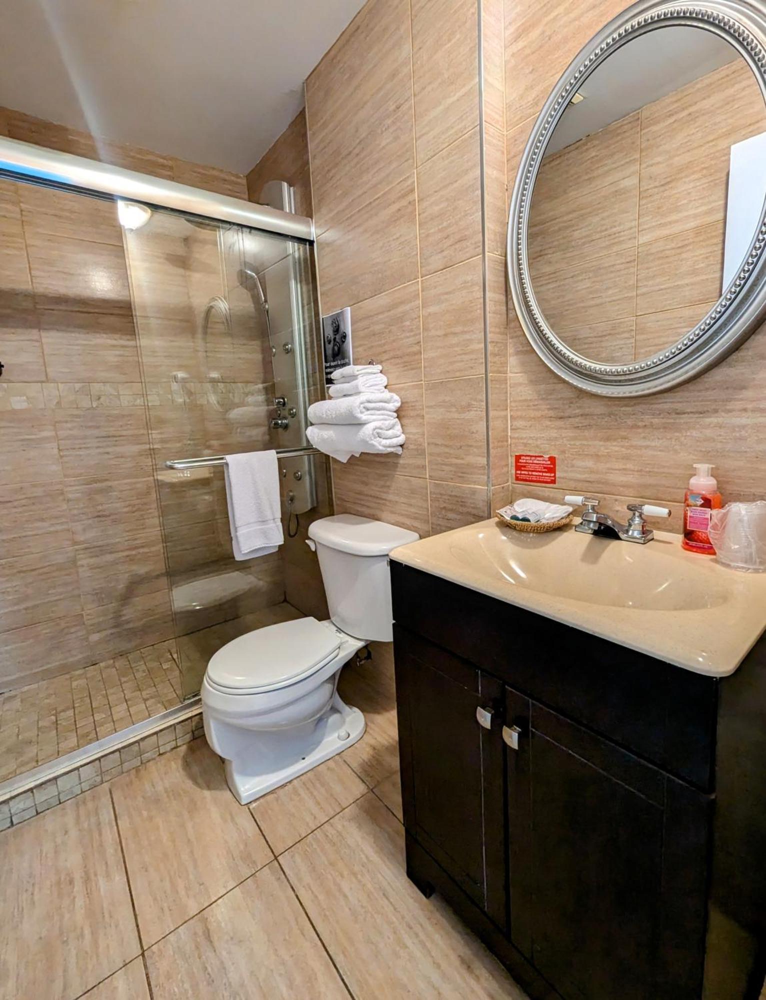 Motel Des Pentes Et Suites Saint-Sauveur ภายนอก รูปภาพ