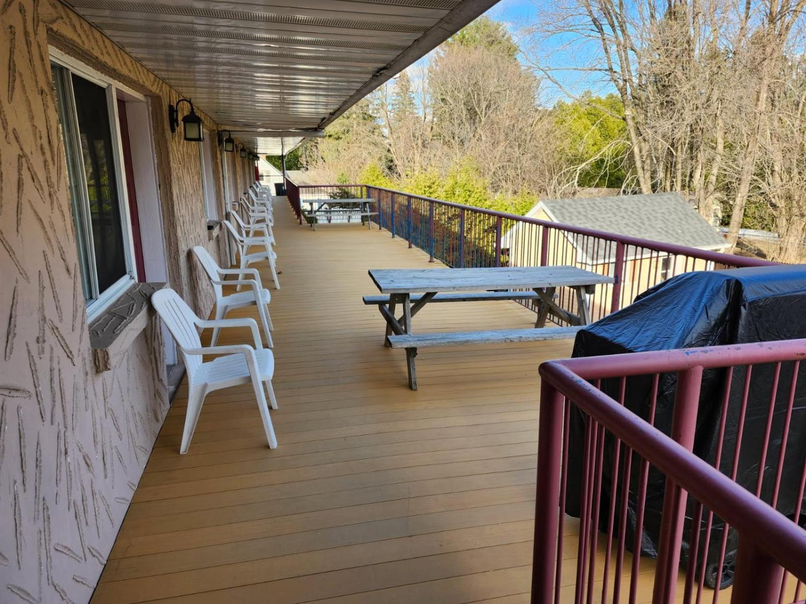 Motel Des Pentes Et Suites Saint-Sauveur ภายนอก รูปภาพ