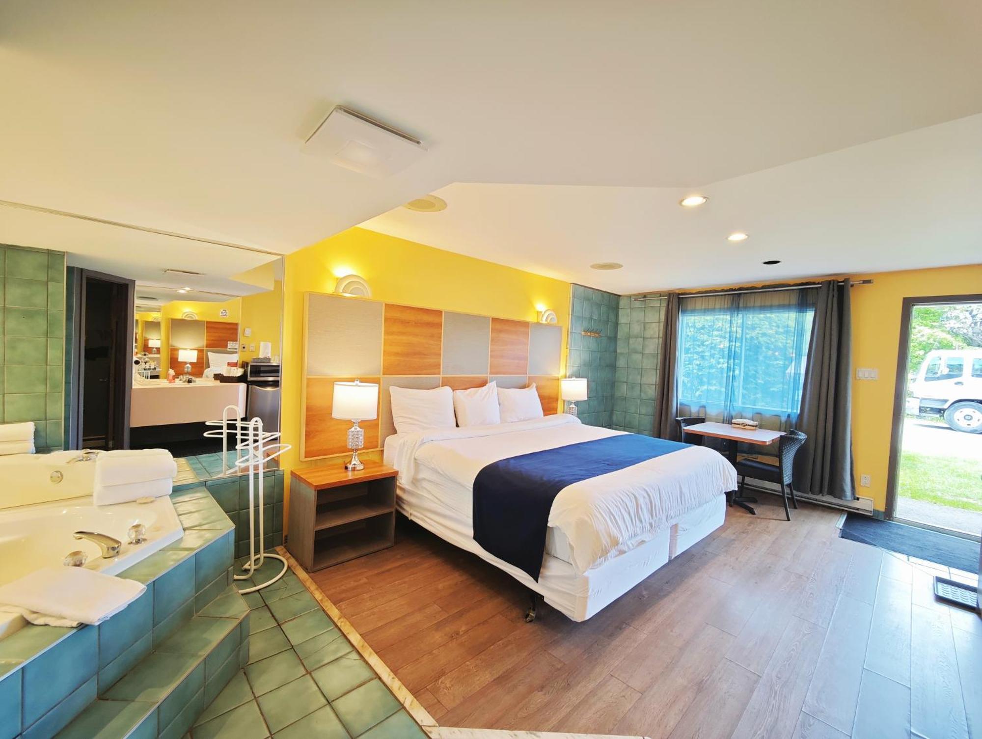 Motel Des Pentes Et Suites Saint-Sauveur ภายนอก รูปภาพ